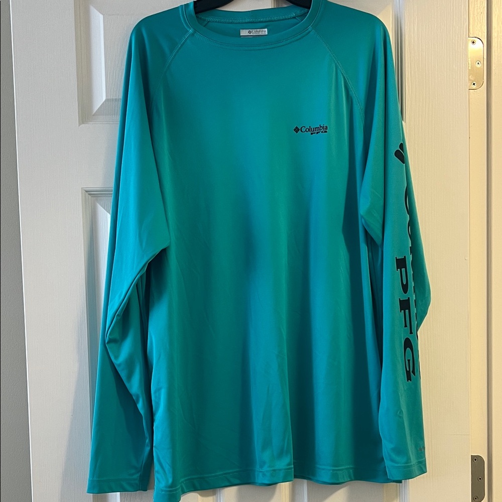 Columbia green long sleeve performance shirt